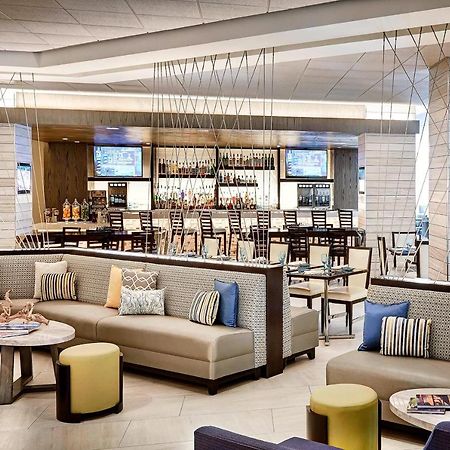 Отель Irvine Marriott Экстерьер фото