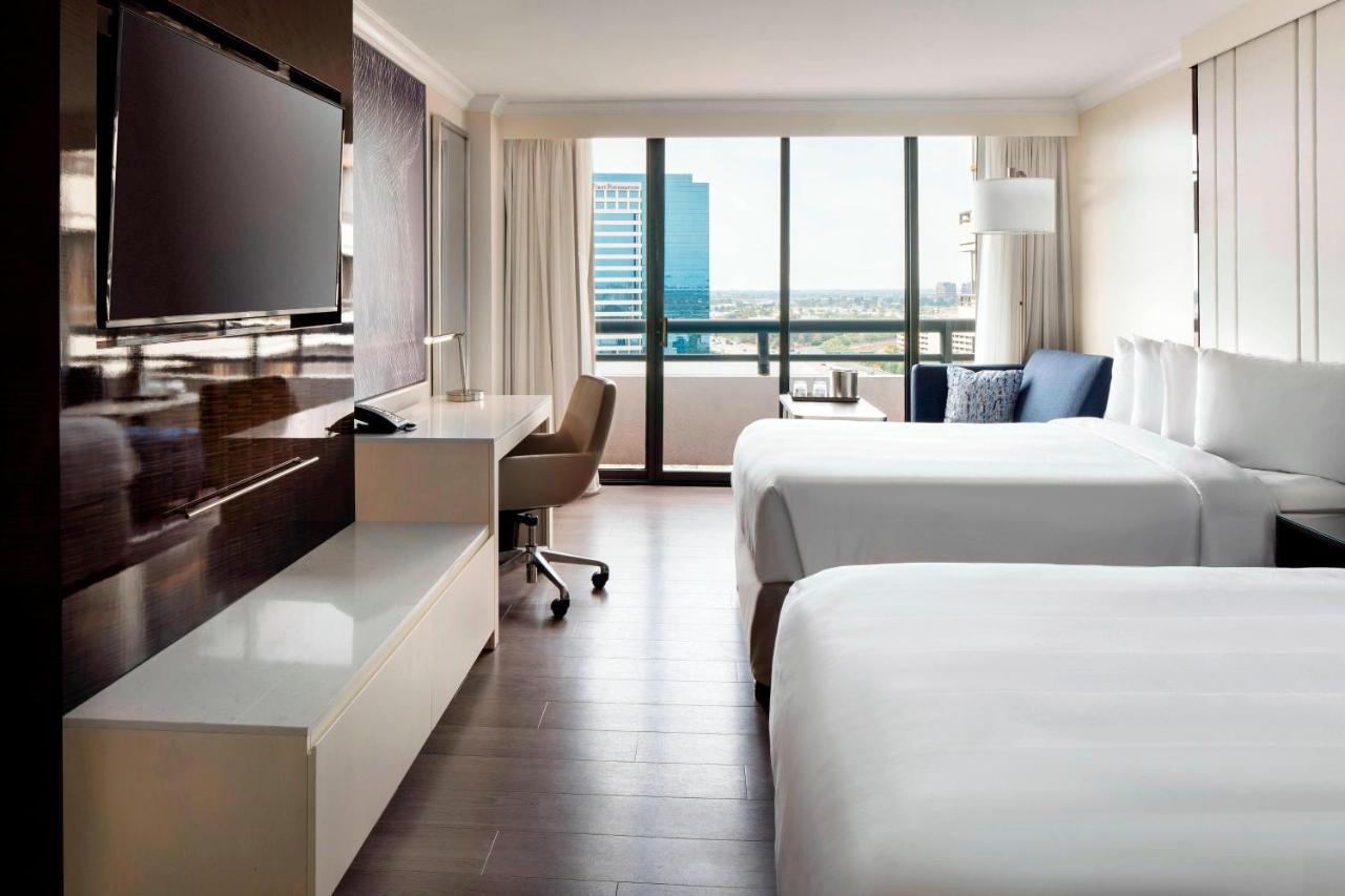 Отель Irvine Marriott Экстерьер фото