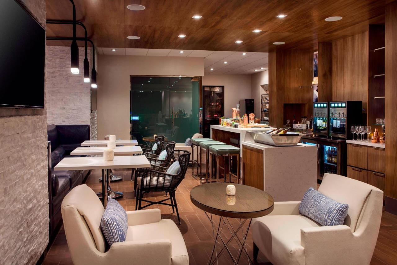 Отель Irvine Marriott Экстерьер фото