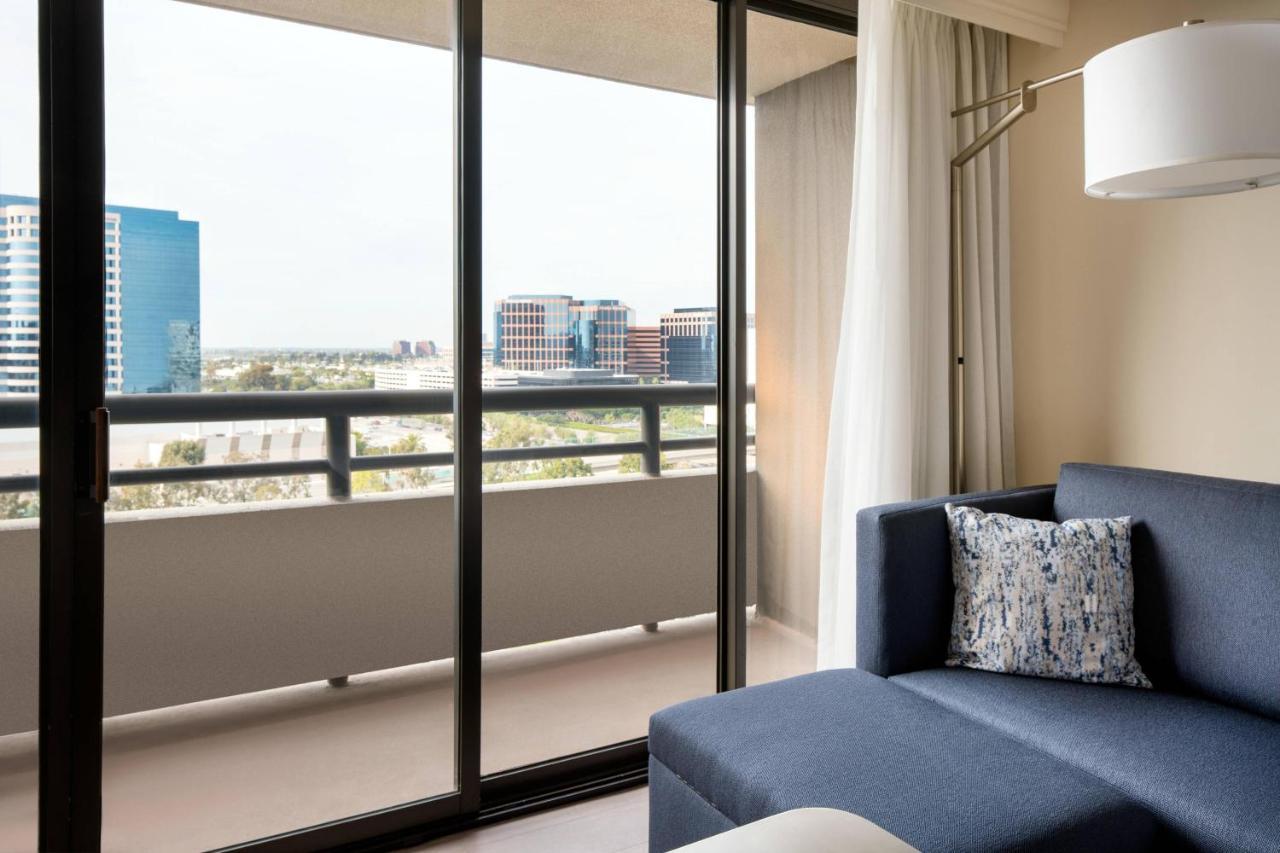 Отель Irvine Marriott Экстерьер фото