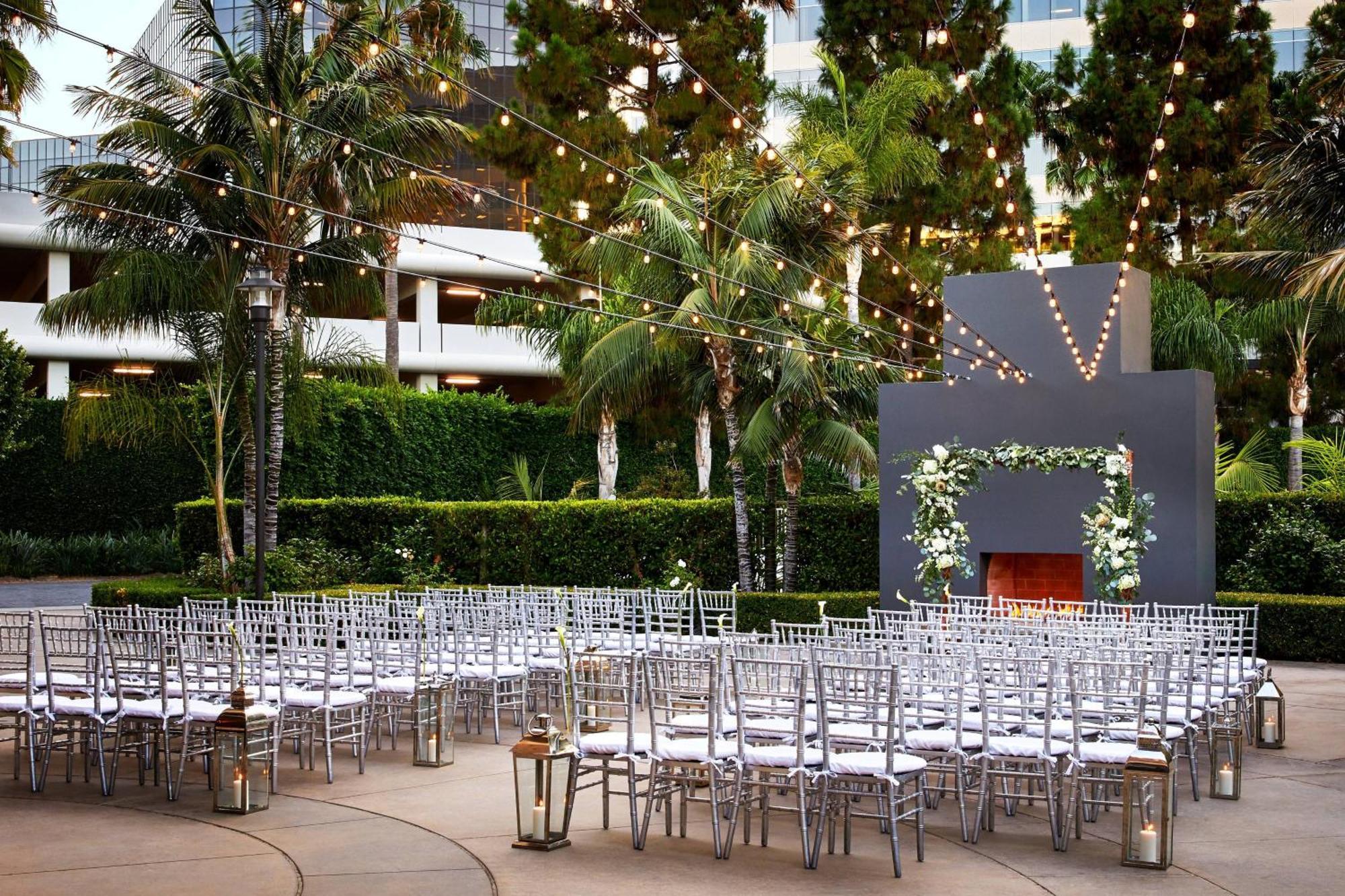 Отель Irvine Marriott Экстерьер фото