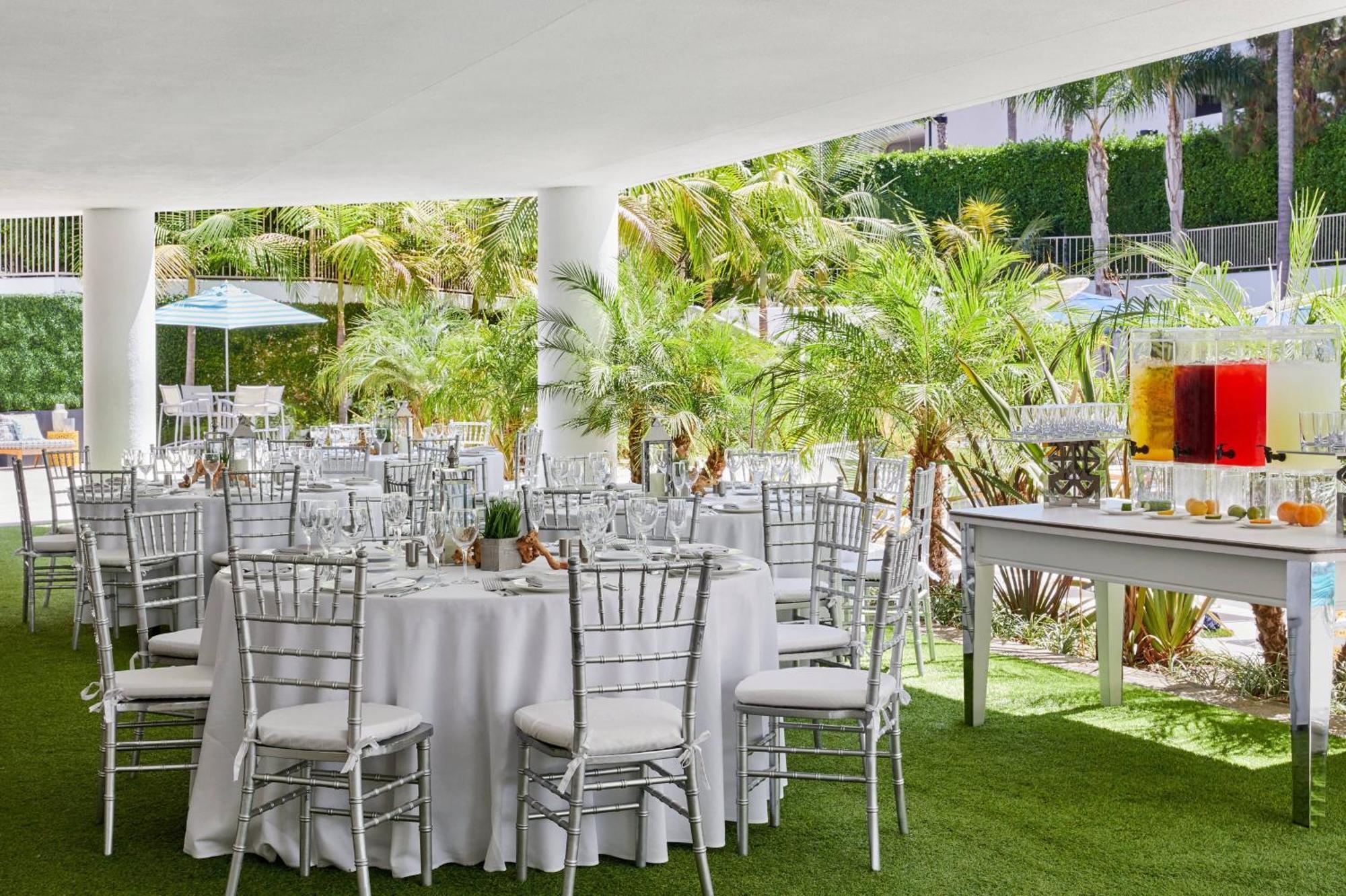 Отель Irvine Marriott Экстерьер фото
