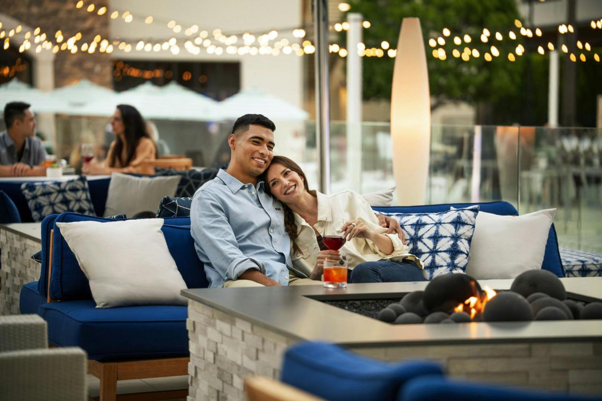 Отель Irvine Marriott Экстерьер фото