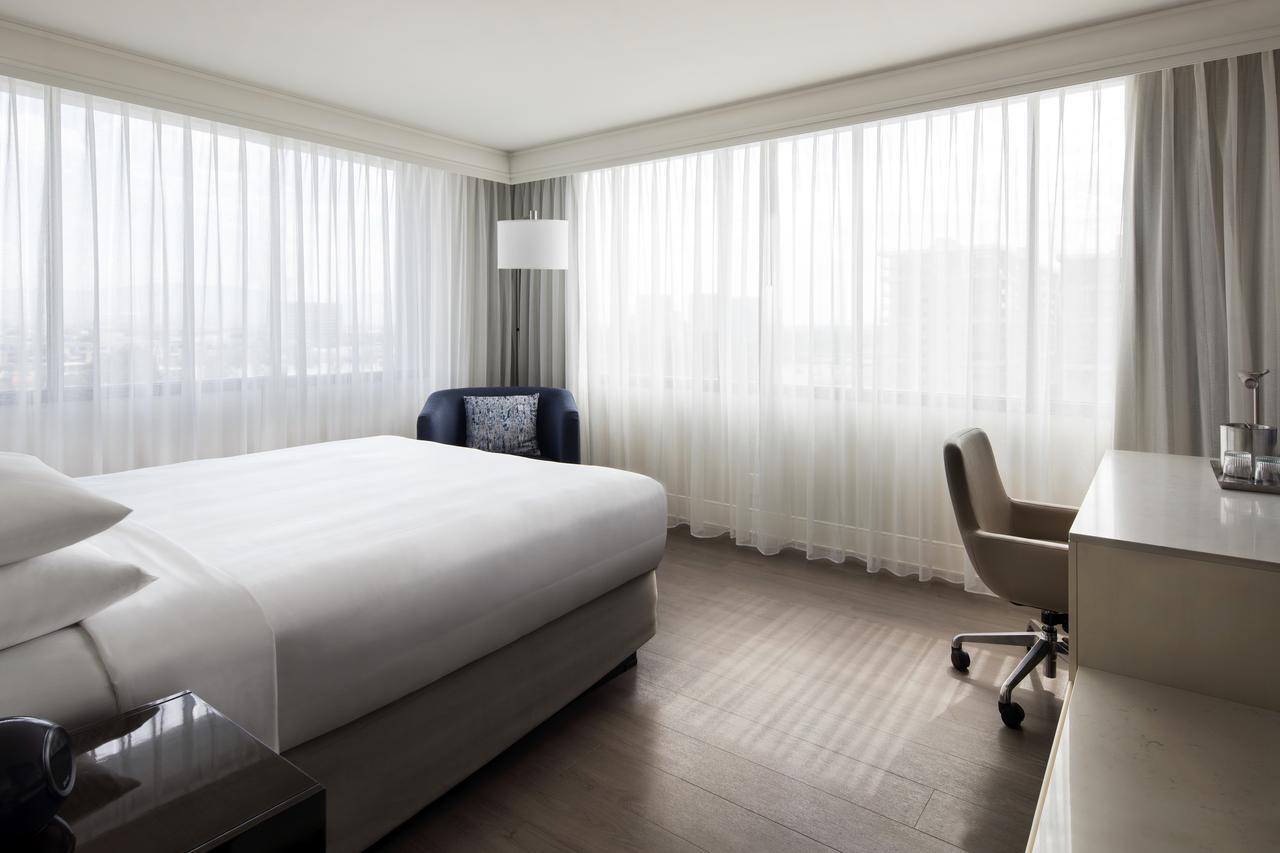 Отель Irvine Marriott Экстерьер фото